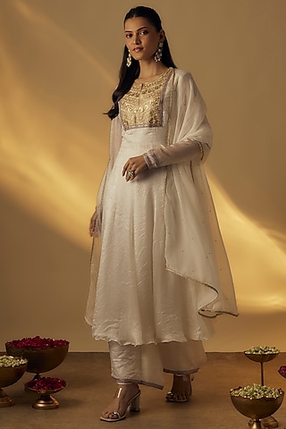 White Silk Tissue Machine Work Anarkali Set by Rayasha Khan
