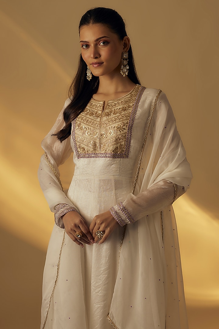 White Silk Tissue Machine Work Party Wear Anarkali Set by Rayasha Khan at Pernia's Pop Up Shop