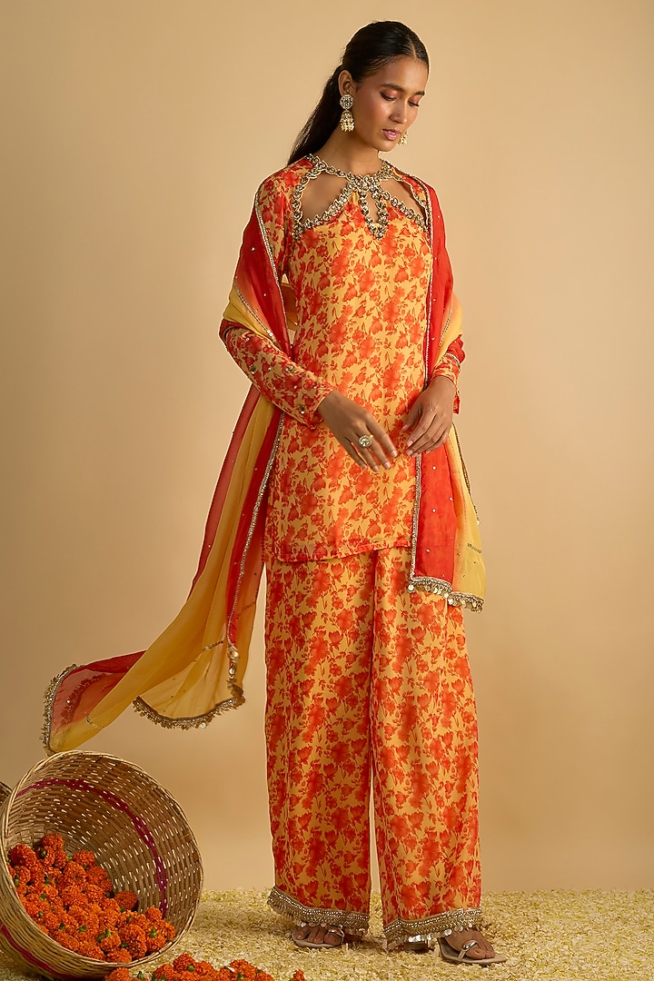 Yellow & Orange Georgette Floral Printed Kurta Set by Rayasha Khan at Pernia's Pop Up Shop
