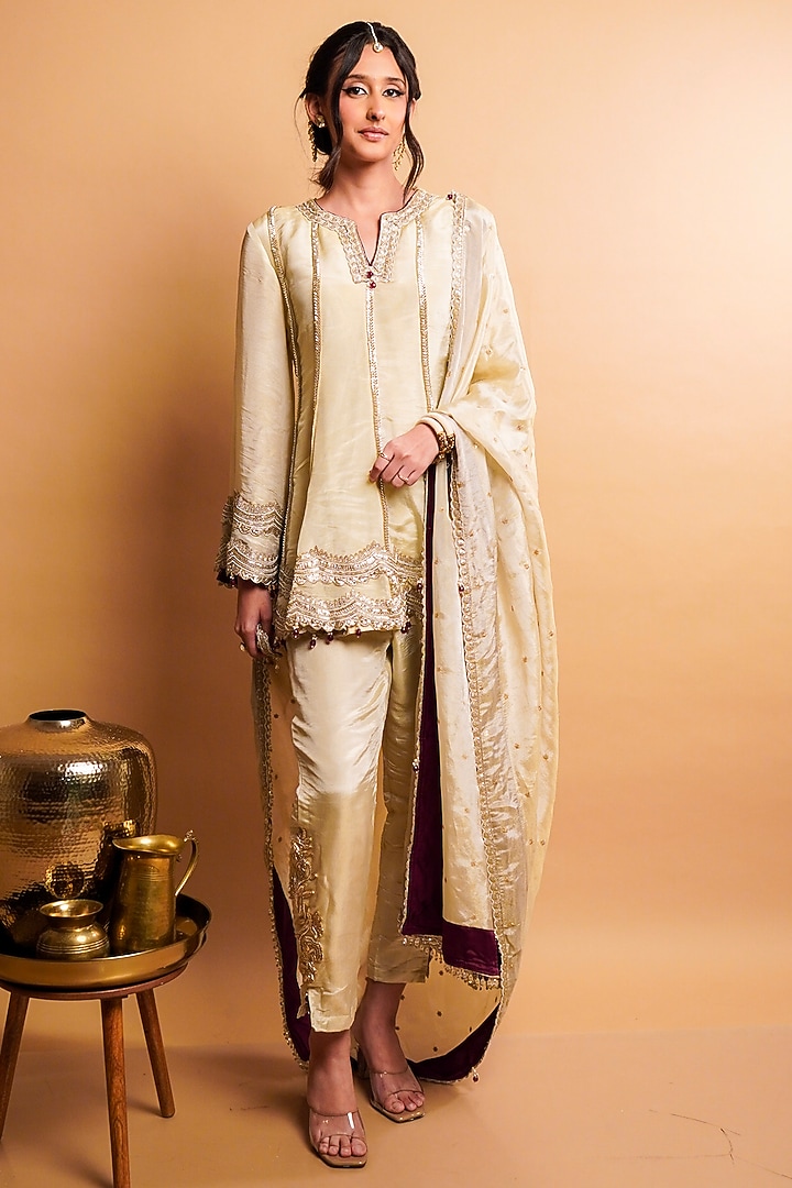 Beige Tissue Silk Embroidered Short Kurta Set by Rayasha Khan at Pernia's Pop Up Shop