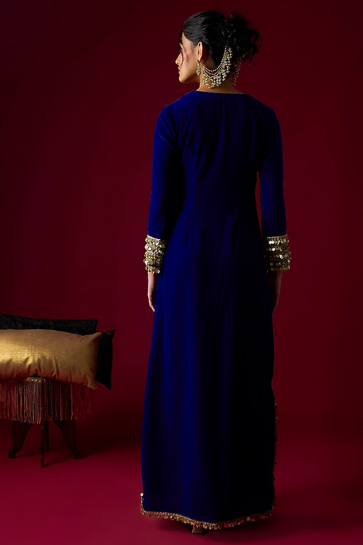 Royal Blue Velvet Machine Embroidered Kaftan by Rayasha Khan at Pernia's Pop Up Shop