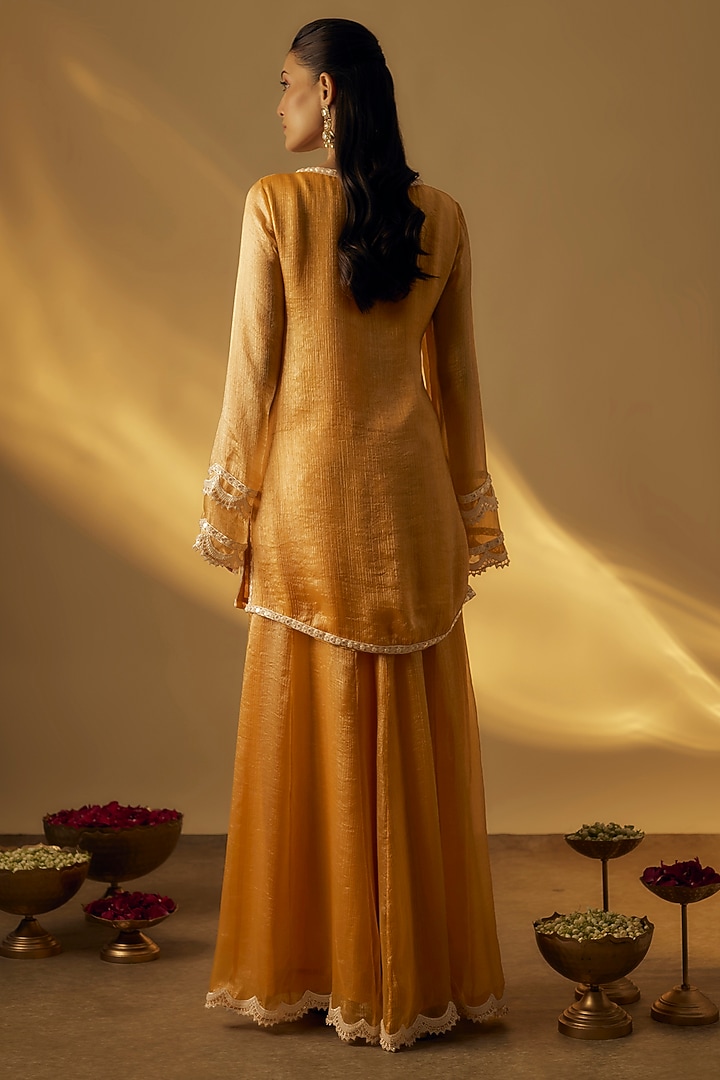 Mango Yellow Zari Sequin Embellished Short Kurta Set by Rayasha Khan at Pernia's Pop Up Shop