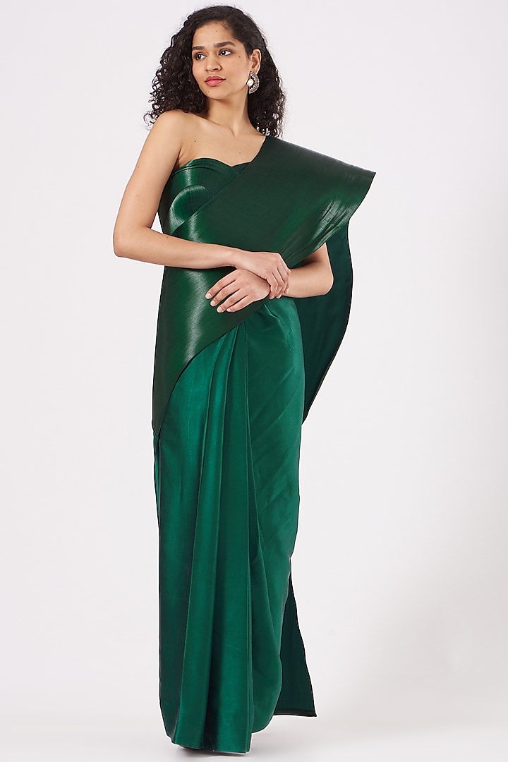 Emerald Green Metallic Yarn Silk Satin Handwoven Saree Set by Rimzim Dadu