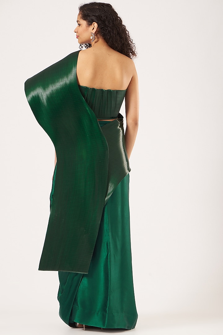 Emerald Green Metallic Yarn Silk Satin Handwoven Bridal Saree Set by Rimzim Dadu at Pernia's Pop Up Shop