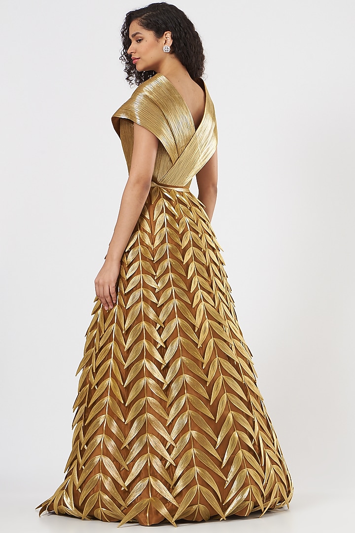 Liquid Gold Embroidered Bridal Lehenga Set by Rimzim Dadu at Pernia's Pop Up Shop