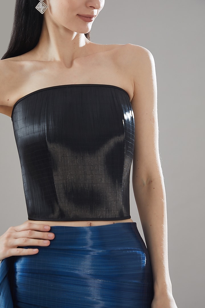 Blue Metallic Wire Panelled Skirt Set by Rimzim Dadu at Pernia's Pop Up Shop