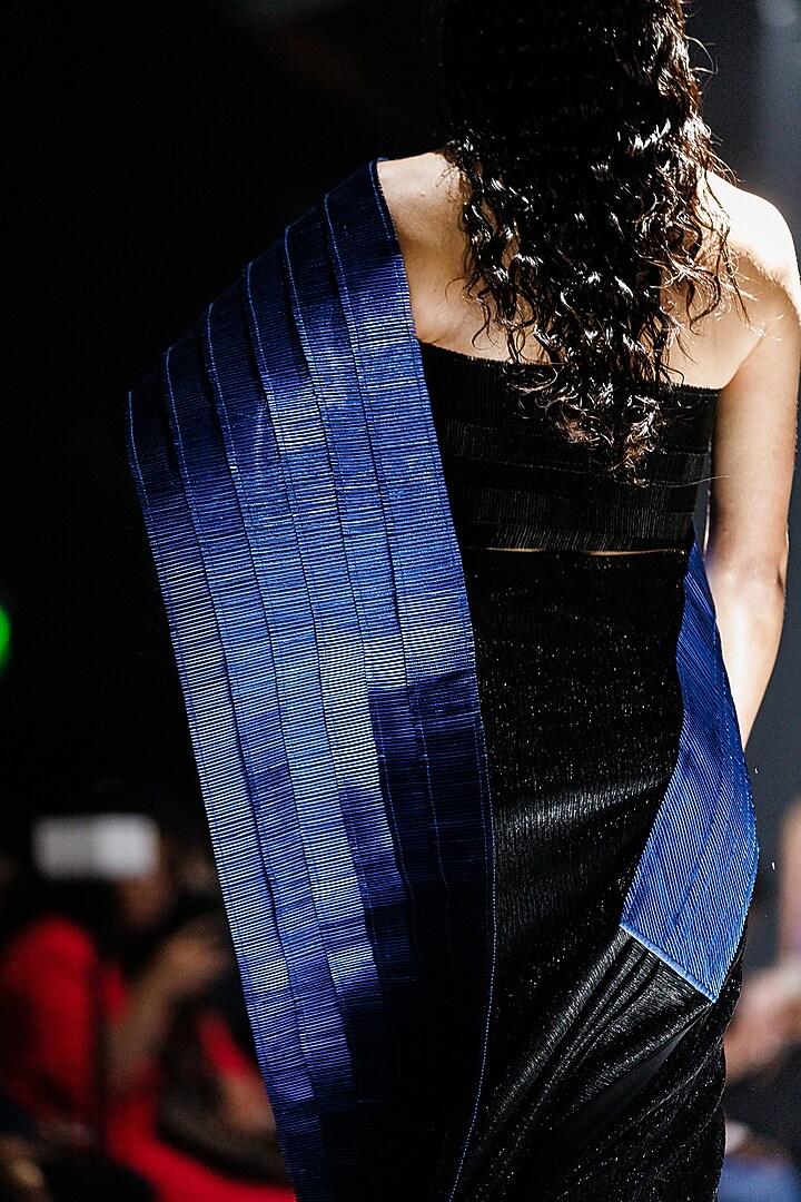 Blue Metallic Bridal Saree Set by Rimzim Dadu at Pernia's Pop Up Shop