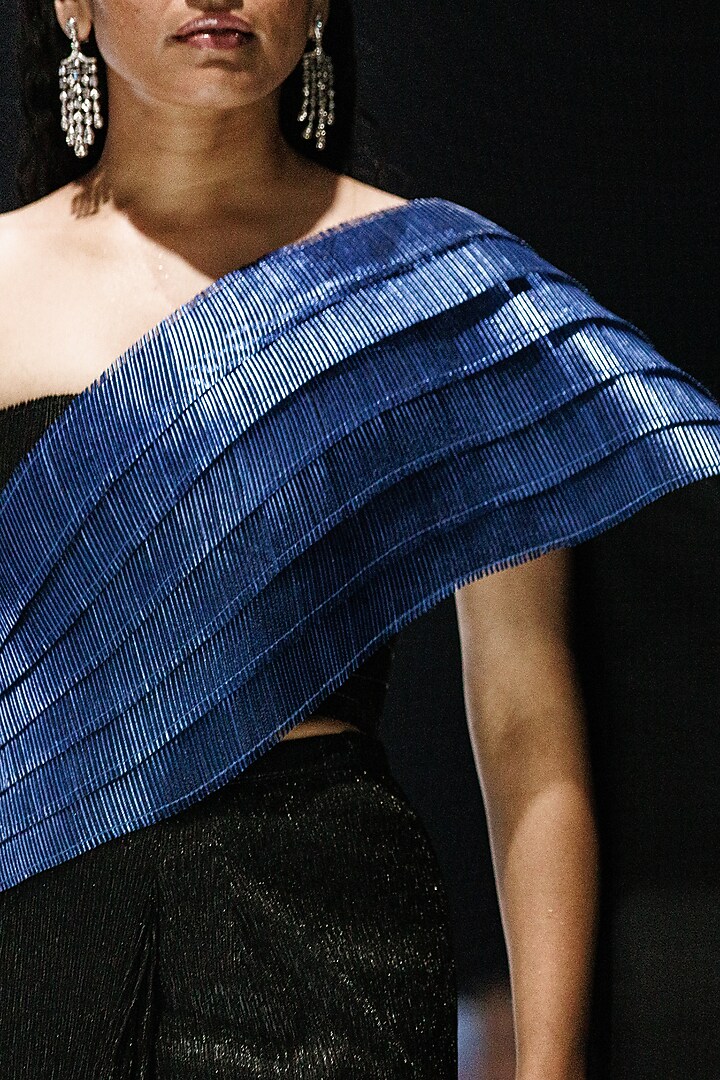 Blue Metallic Bridal Saree Set by Rimzim Dadu at Pernia's Pop Up Shop