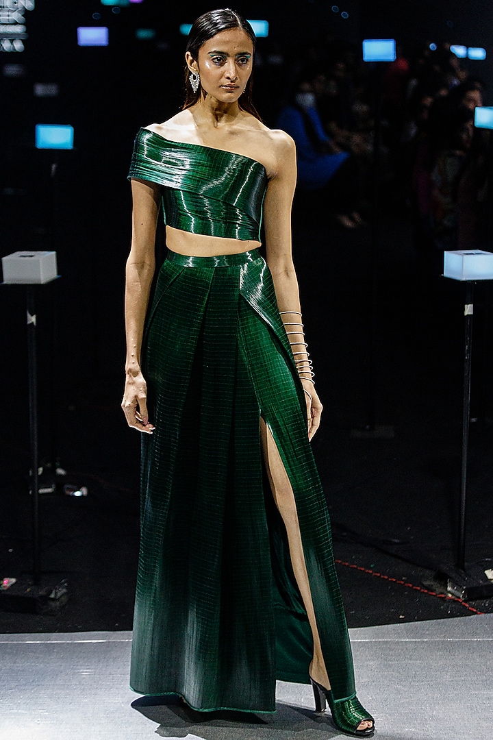 Emerald Green Metal Wire Skirt Set by Rimzim Dadu