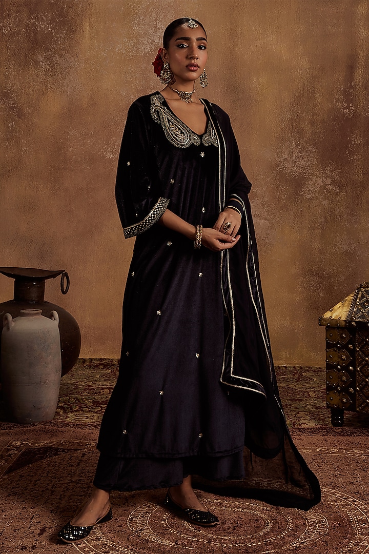 Black Lycra Velvet Hand Embroidered Kurta Set by Roze at Pernia's Pop Up Shop