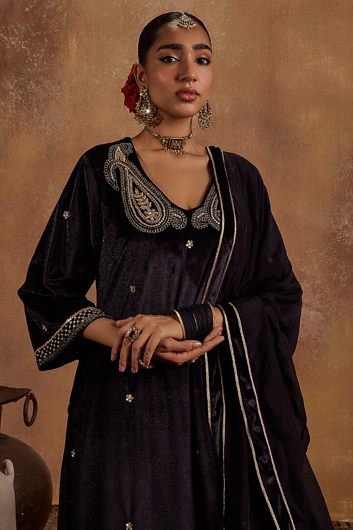 Black Lycra Velvet Hand Embroidered Kurta Set by Roze at Pernia's Pop Up Shop