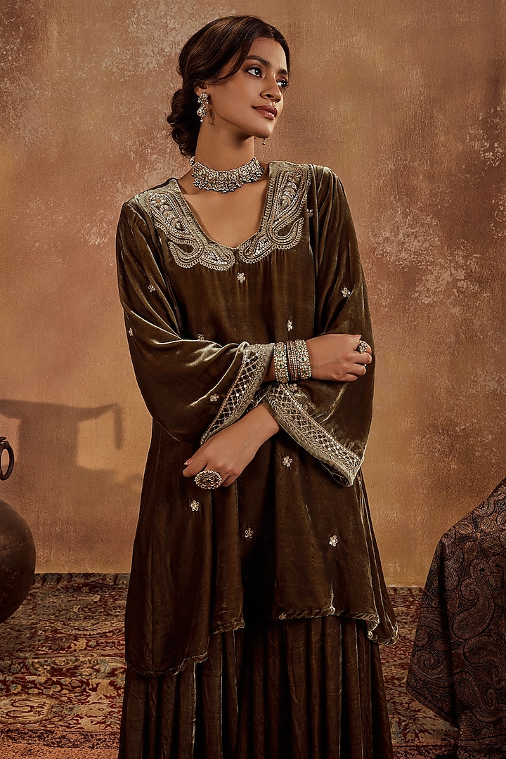 Mehendi Green Micro Velvet Hand Embroidered Kurta Set by Roze at Pernia's Pop Up Shop