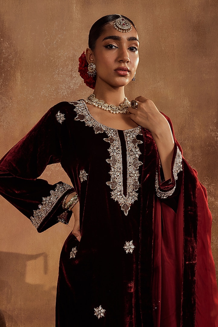 Wine Micro Velvet Hand Embroidered Kurta Set by Roze at Pernia's Pop Up Shop
