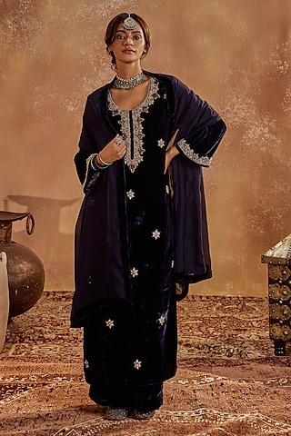 Blue Micro Velvet Hand Embroidered Kurta Set by Roze