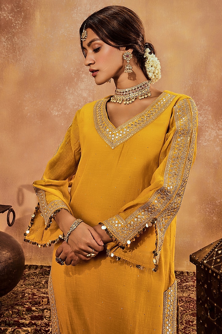 Yellow Muskaish Chanderi Kurta Set by Roze at Pernia's Pop Up Shop