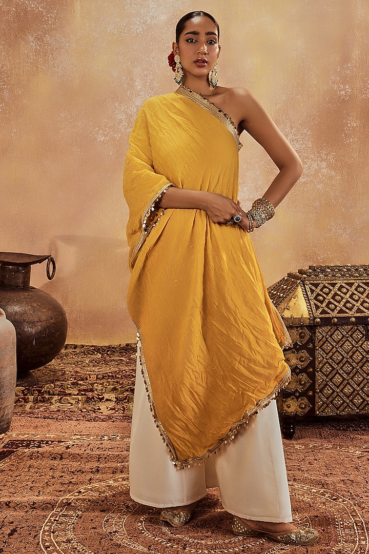 Yellow Muskaish Chanderi Asymmetric Kurta Set by Roze at Pernia's Pop Up Shop