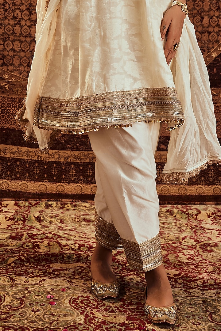 White Jacquard Kurta Set by Roze at Pernia's Pop Up Shop