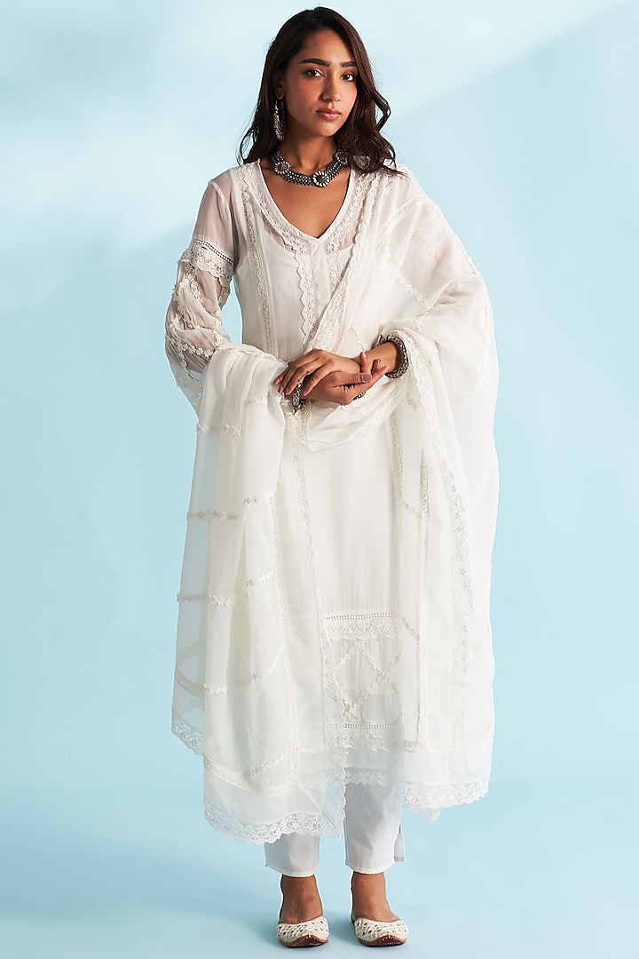 White Sheer Organza Lacework Kurta Set by Roze at Pernia's Pop Up Shop