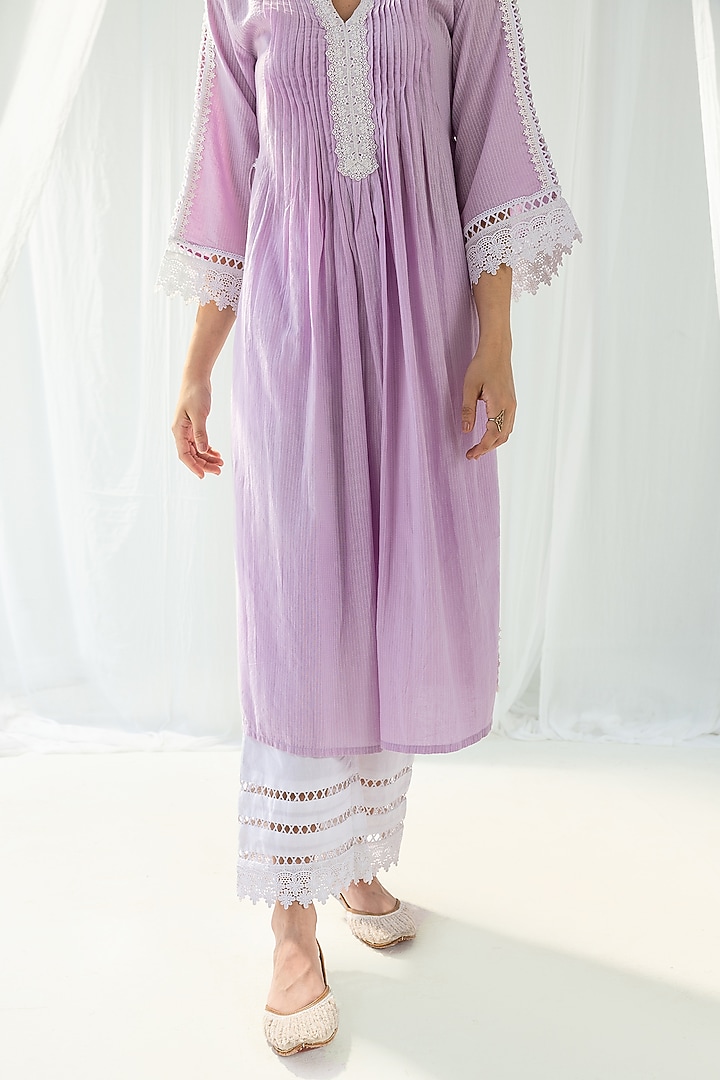 Lavender Cotton Kantha Handcrafted Straight Kurta Set by Roze at Pernia's Pop Up Shop