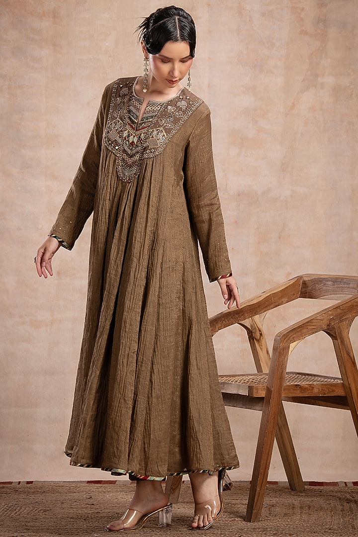 Gold Chanderi Tissue Silk Embellished Kurta Set by Saahiil Kapoor at Pernia's Pop Up Shop