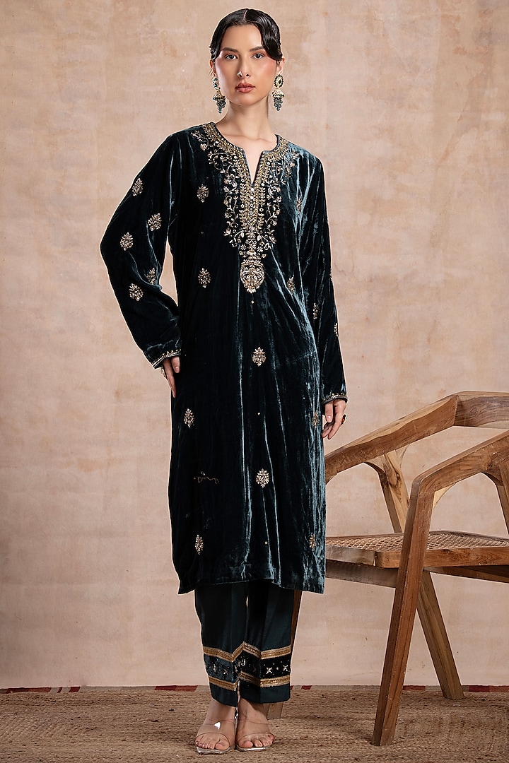 Teal Blue Velvet Cutdana & Zardosi Work Kurta Set by Saahiil Kapoor at Pernia's Pop Up Shop