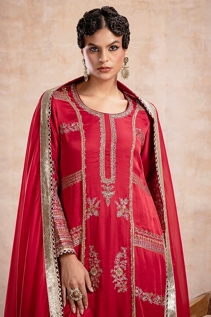 Sindoori Red Modal Satin Aari Work Straight Kurta Set by Saahiil Kapoor at Pernia's Pop Up Shop