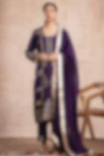 Purple Modal Satin Aari Work Straight Kurta Set by Saahiil Kapoor at Pernia's Pop Up Shop