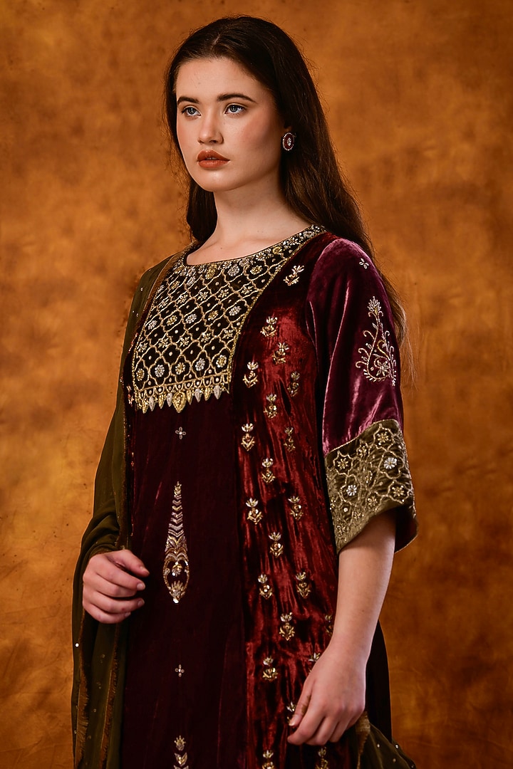 Maroon Silk Velvet Hand Embroidered Kurta Set by Saahiil Kapoor at Pernia's Pop Up Shop