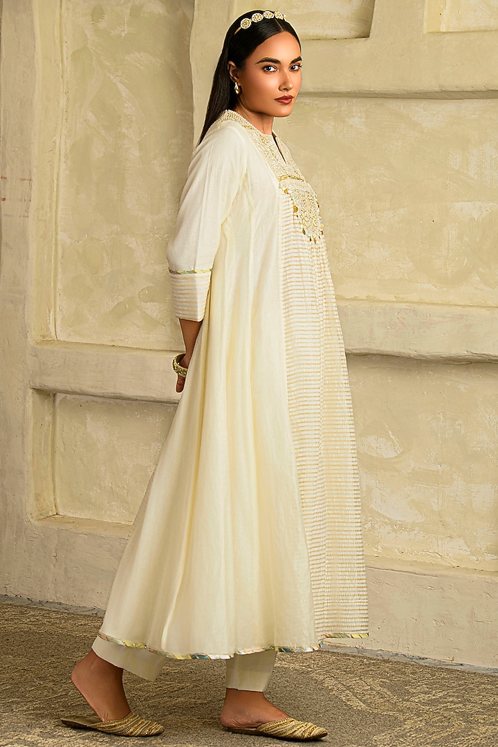Ivory Chanderi Tissue Silk Hand Embroidered Wedding Anarkali Set by Saahiil Kapoor at Pernia's Pop Up Shop
