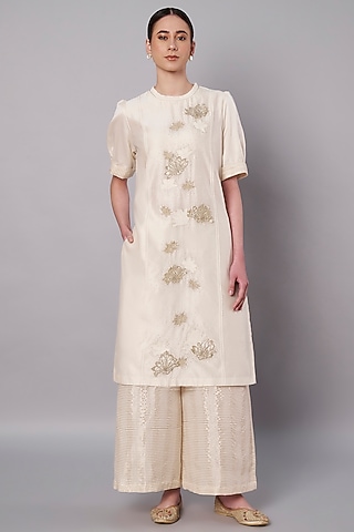 Ivory Chanderi 3D Floral Applique Embroidered Kurta Set by Saahiil Kapoor
