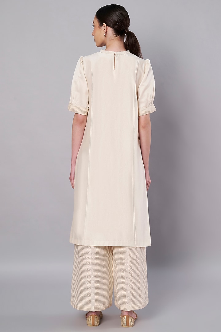Ivory Chanderi 3D Floral Applique Embroidered Kurta Set by Saahiil Kapoor at Pernia's Pop Up Shop