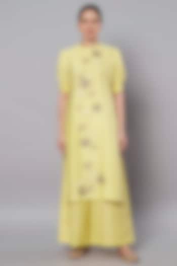 Butter Yellow Chanderi 3D Floral Applique Embroidered Kurta Set by Saahiil Kapoor at Pernia's Pop Up Shop