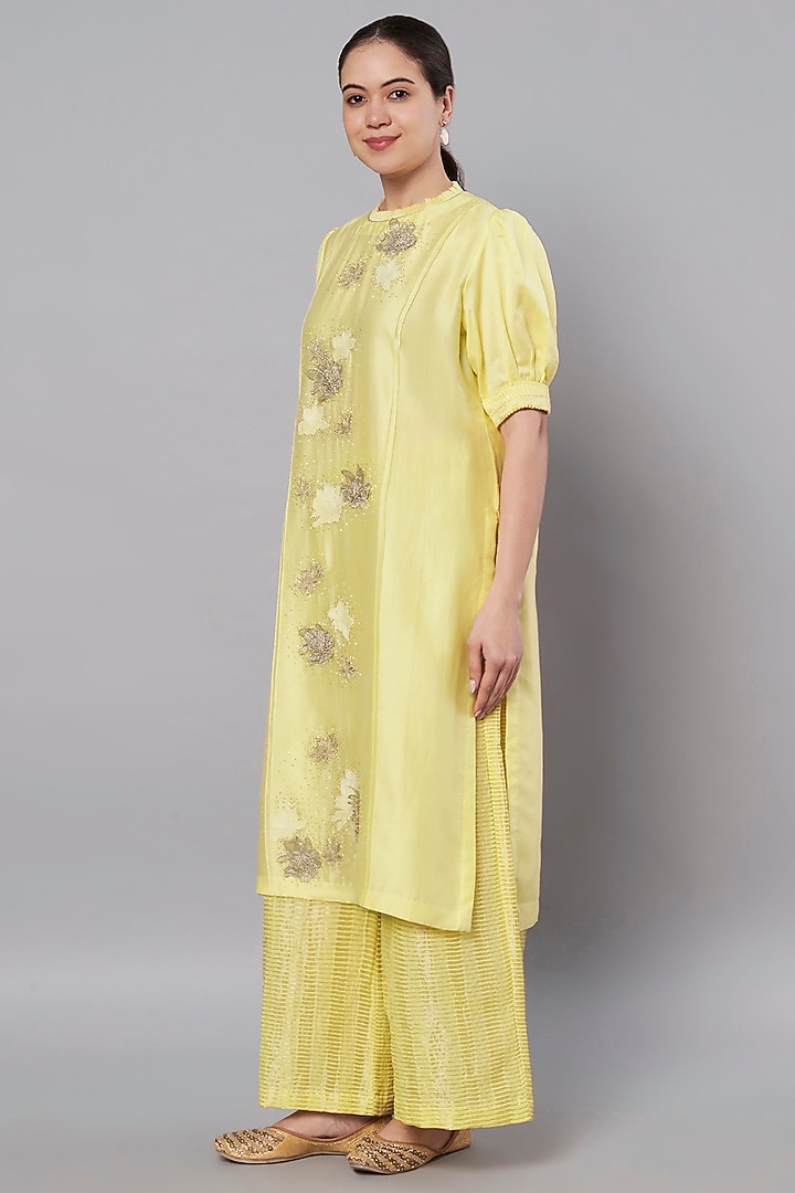 Butter Yellow Chanderi 3D Floral Applique Embroidered Kurta Set by Saahiil Kapoor at Pernia's Pop Up Shop