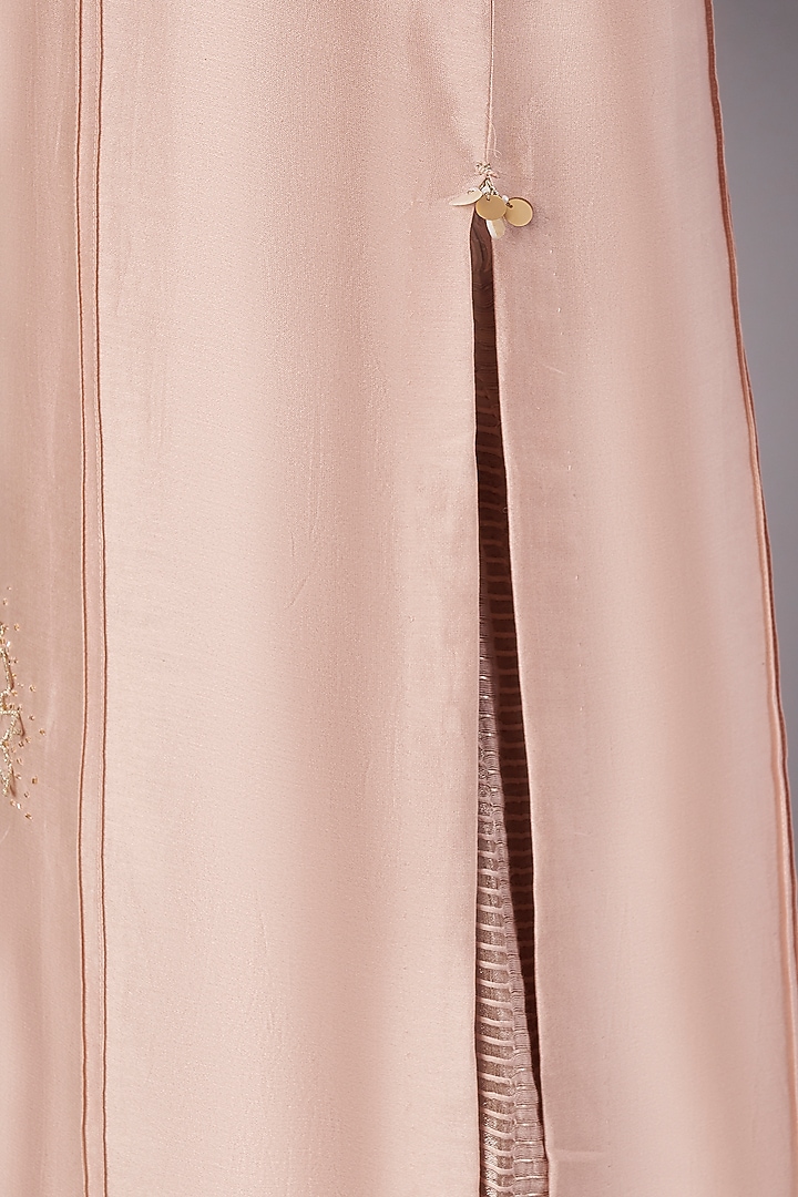 Dirty Blush Chanderi 3D Floral Applique Embroidered Kurta Set by Saahiil Kapoor at Pernia's Pop Up Shop