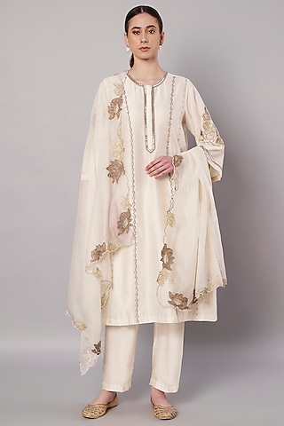 Ivory Chanderi Floral Embroidered Kurta Set by Saahiil Kapoor