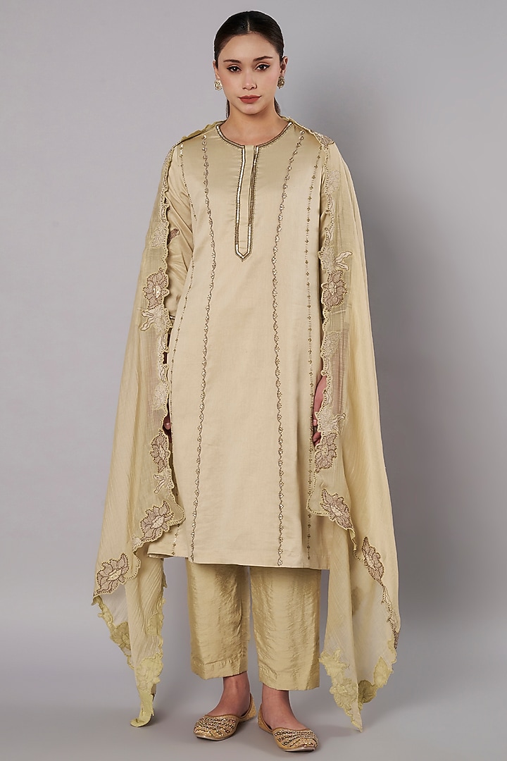 Pistachio Green Chanderi Floral Embroidered Kurta Set by Saahiil Kapoor at Pernia's Pop Up Shop