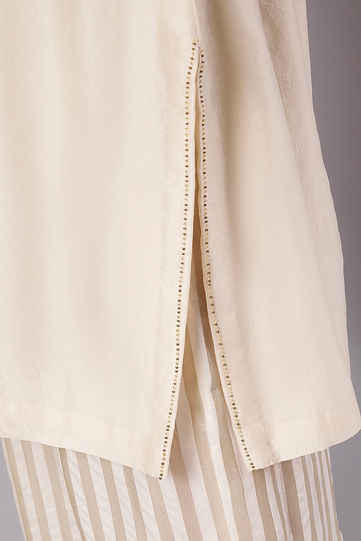 Ivory Chanderi Floral Applique Embroidered Kurta Set by Saahiil Kapoor at Pernia's Pop Up Shop