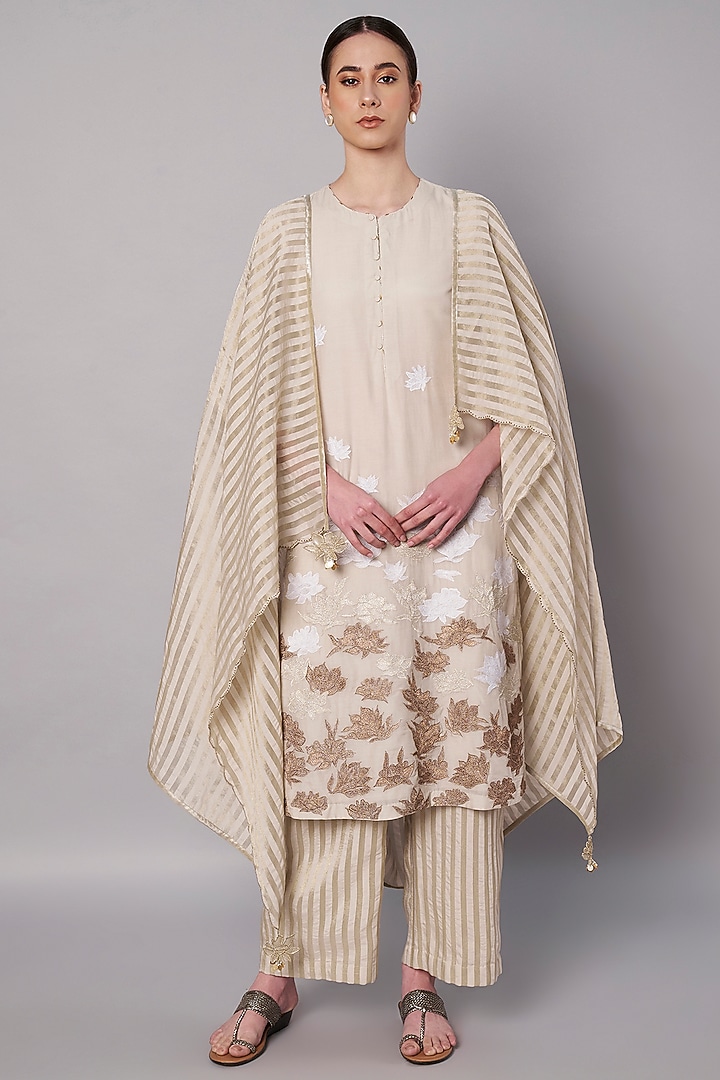Ivory Chanderi Hand Embroidered Kurta Set by Saahiil Kapoor at Pernia's Pop Up Shop