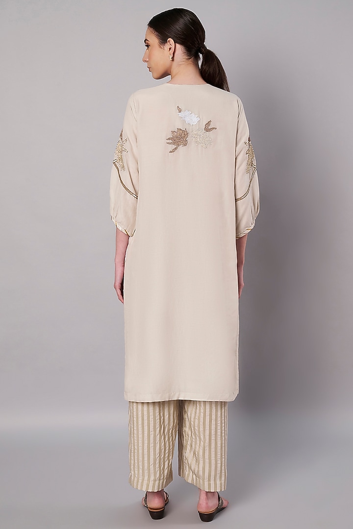 Ivory Chanderi Hand Embroidered Kurta Set by Saahiil Kapoor at Pernia's Pop Up Shop