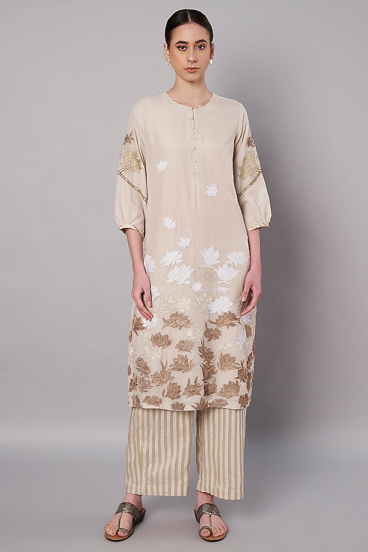 Ivory Chanderi Hand Embroidered Kurta Set by Saahiil Kapoor at Pernia's Pop Up Shop