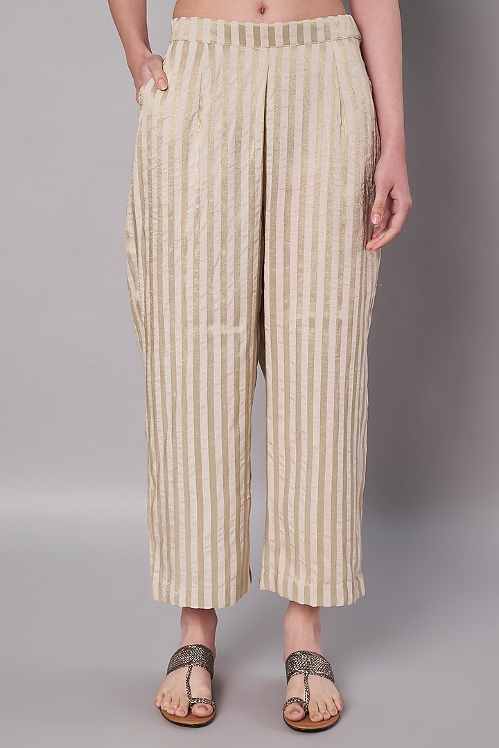 Ivory Chanderi Hand Embroidered Kurta Set by Saahiil Kapoor at Pernia's Pop Up Shop