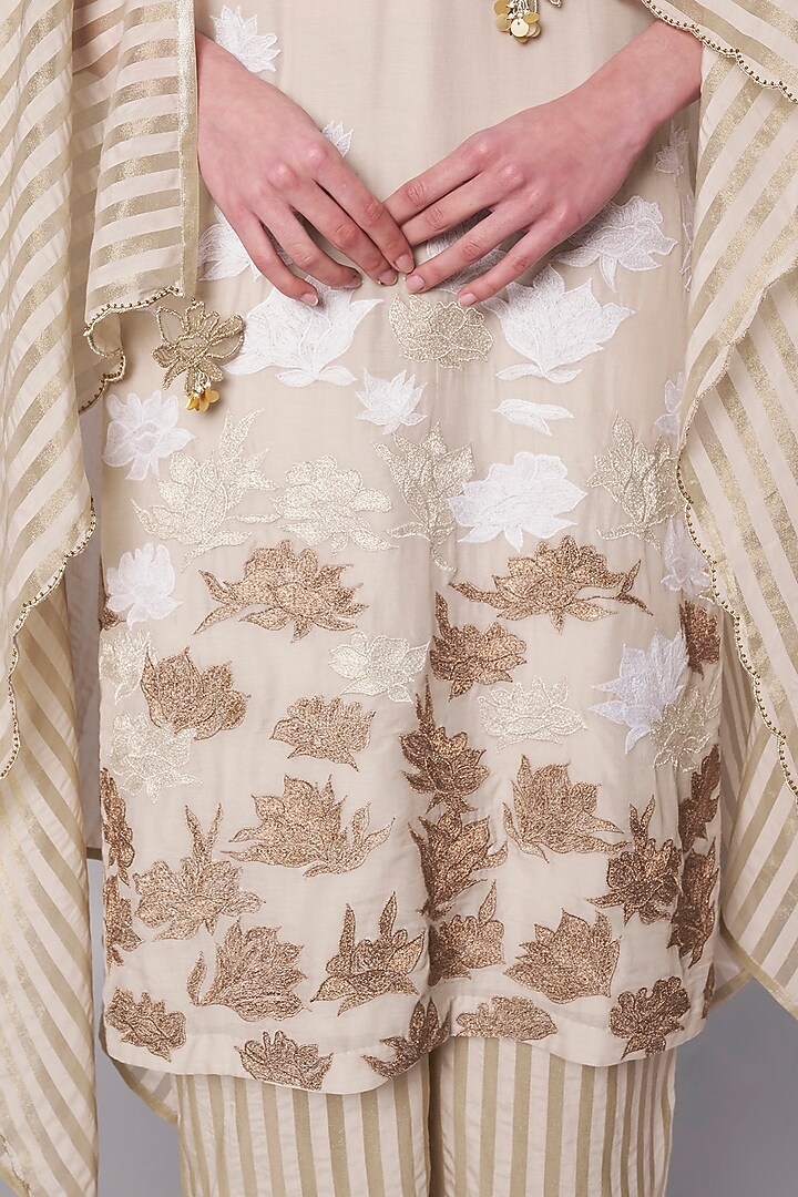 Ivory Chanderi Hand Embroidered Kurta Set by Saahiil Kapoor at Pernia's Pop Up Shop