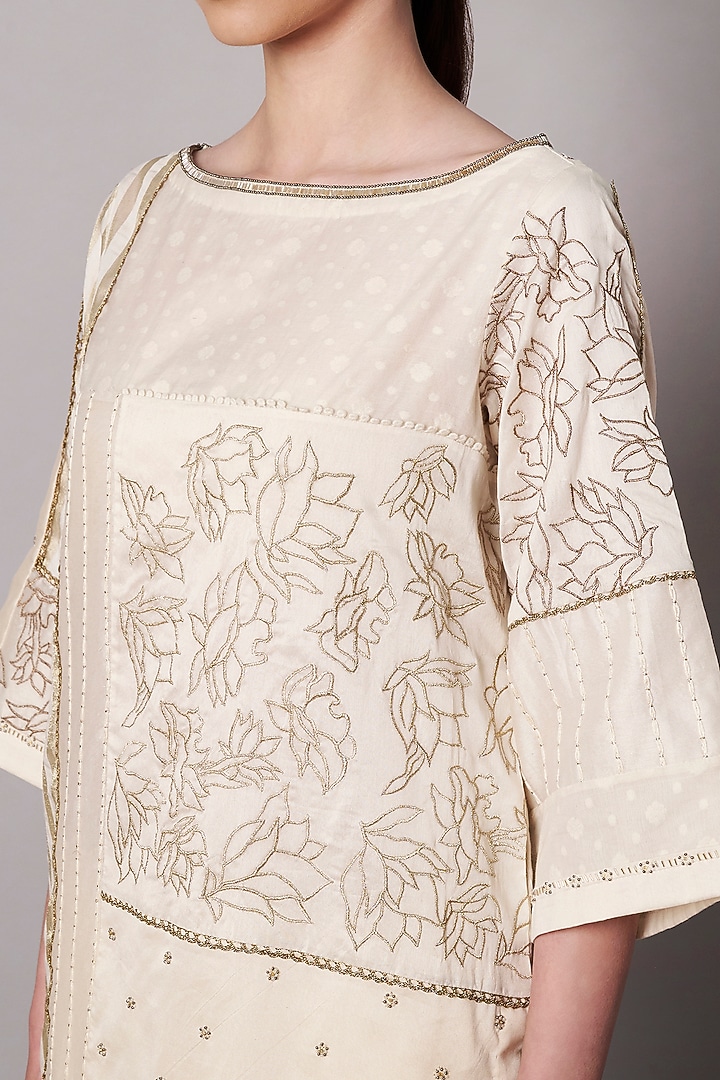 Ivory Chanderi Hand Embroidered Kurta Set by Saahiil Kapoor at Pernia's Pop Up Shop