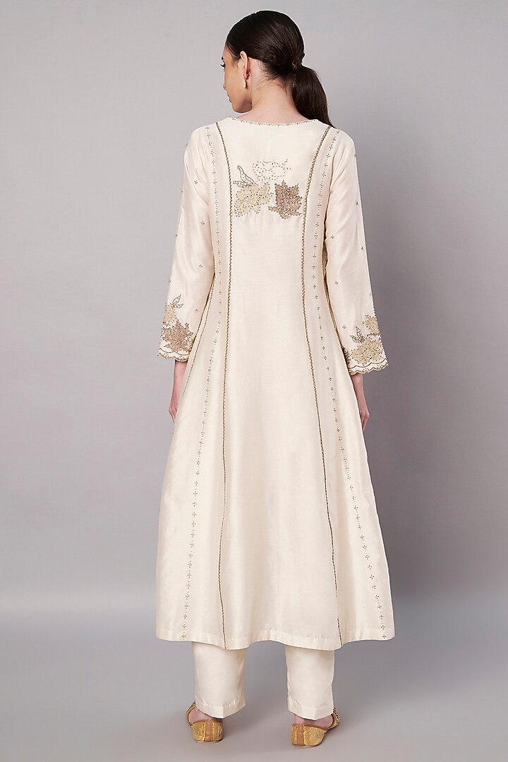 Ivory Chanderi Hand Embroidered Kurta Set by Saahiil Kapoor at Pernia's Pop Up Shop