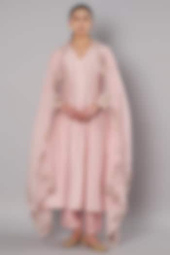 Muted Rose Chanderi Hand Embroidered Kurta Set by Saahiil Kapoor at Pernia's Pop Up Shop