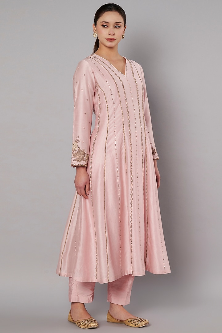 Muted Rose Chanderi Hand Embroidered Kurta Set by Saahiil Kapoor at Pernia's Pop Up Shop