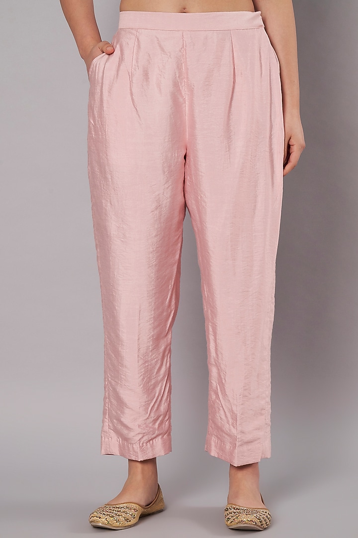 Muted Rose Chanderi Hand Embroidered Kurta Set by Saahiil Kapoor at Pernia's Pop Up Shop