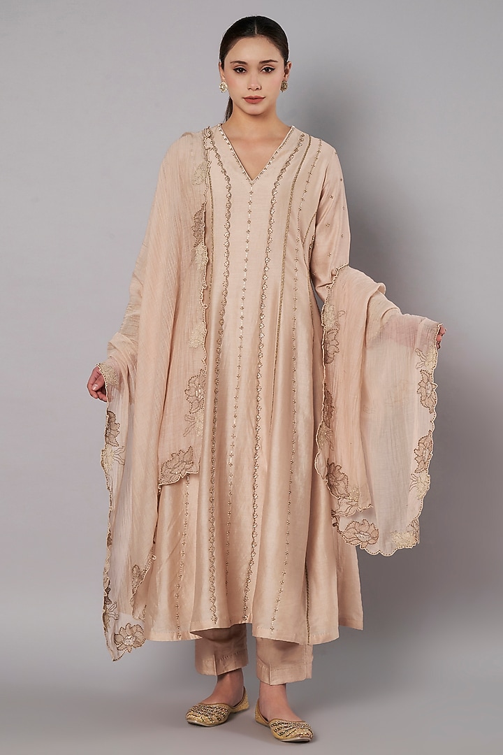 Champagne Chanderi Hand Embroidered Kurta Set by Saahiil Kapoor at Pernia's Pop Up Shop
