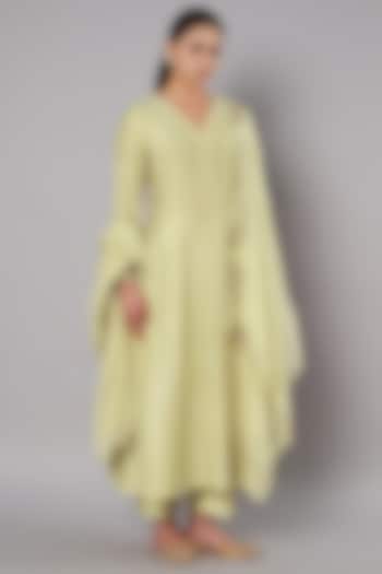 Soft Lime Chanderi Hand Embroidered Kurta Set by Saahiil Kapoor at Pernia's Pop Up Shop