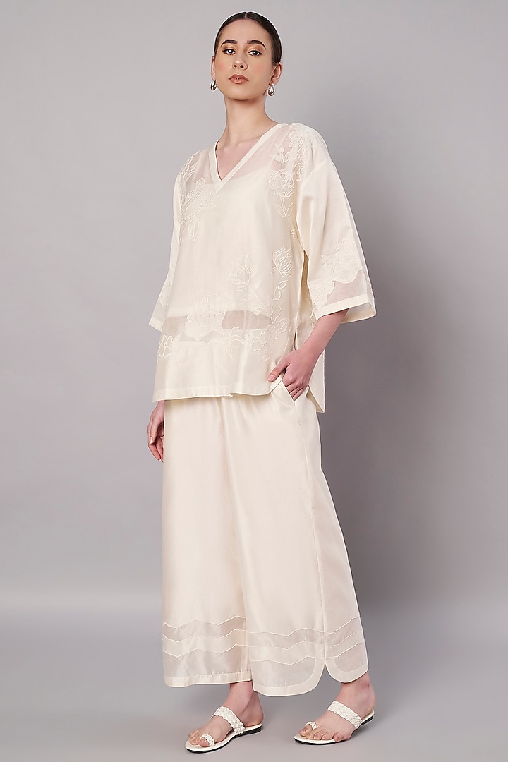Ivory Mul Chanderi & Chanderi Co-Ord Set by Saahiil Kapoor at Pernia's Pop Up Shop